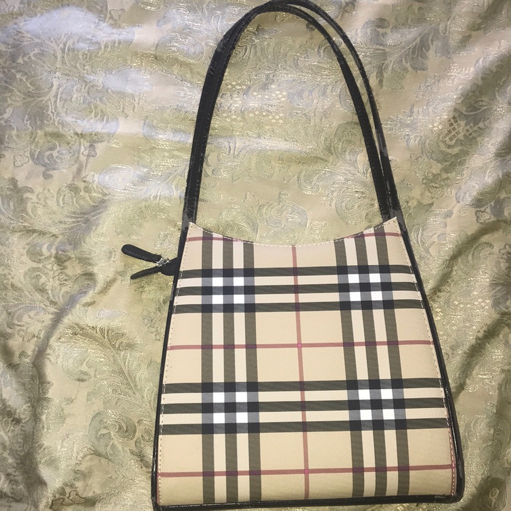 Classic plaid shoulder bag
